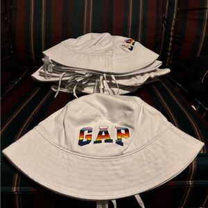 GAP Factory White Bucket Hat with Vibrant Logo